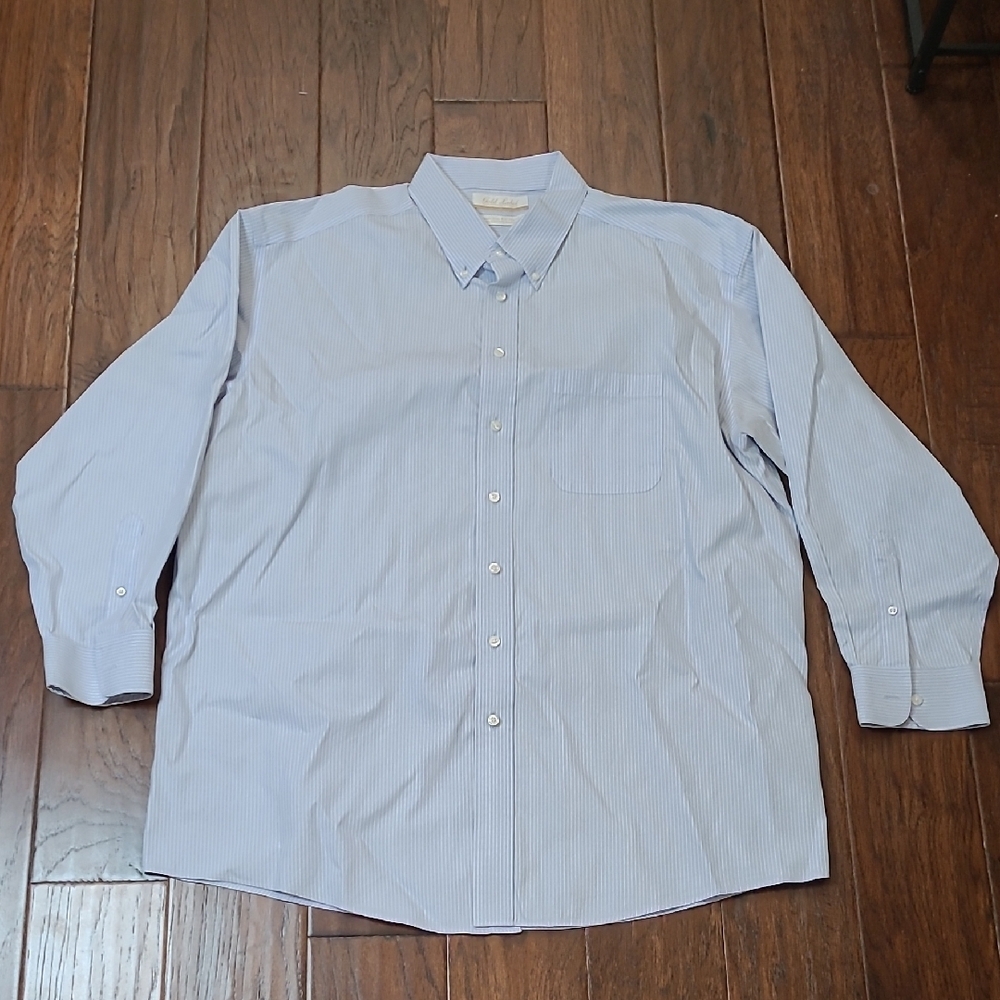 Roundtree & Yorke Gold Label Light Blue & White Striped Dress Shirt size 17.5/33